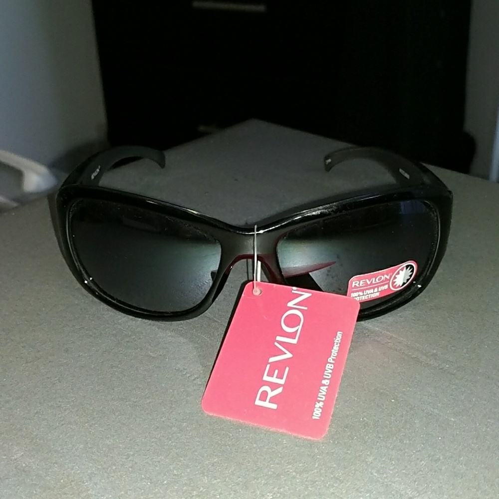 Ladies Revlon sunglasses